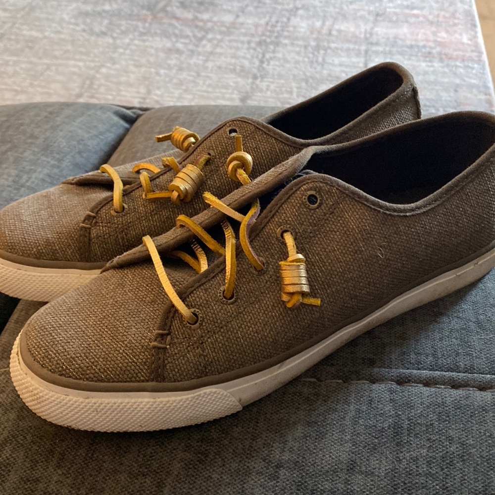 Sperry tennis shoes